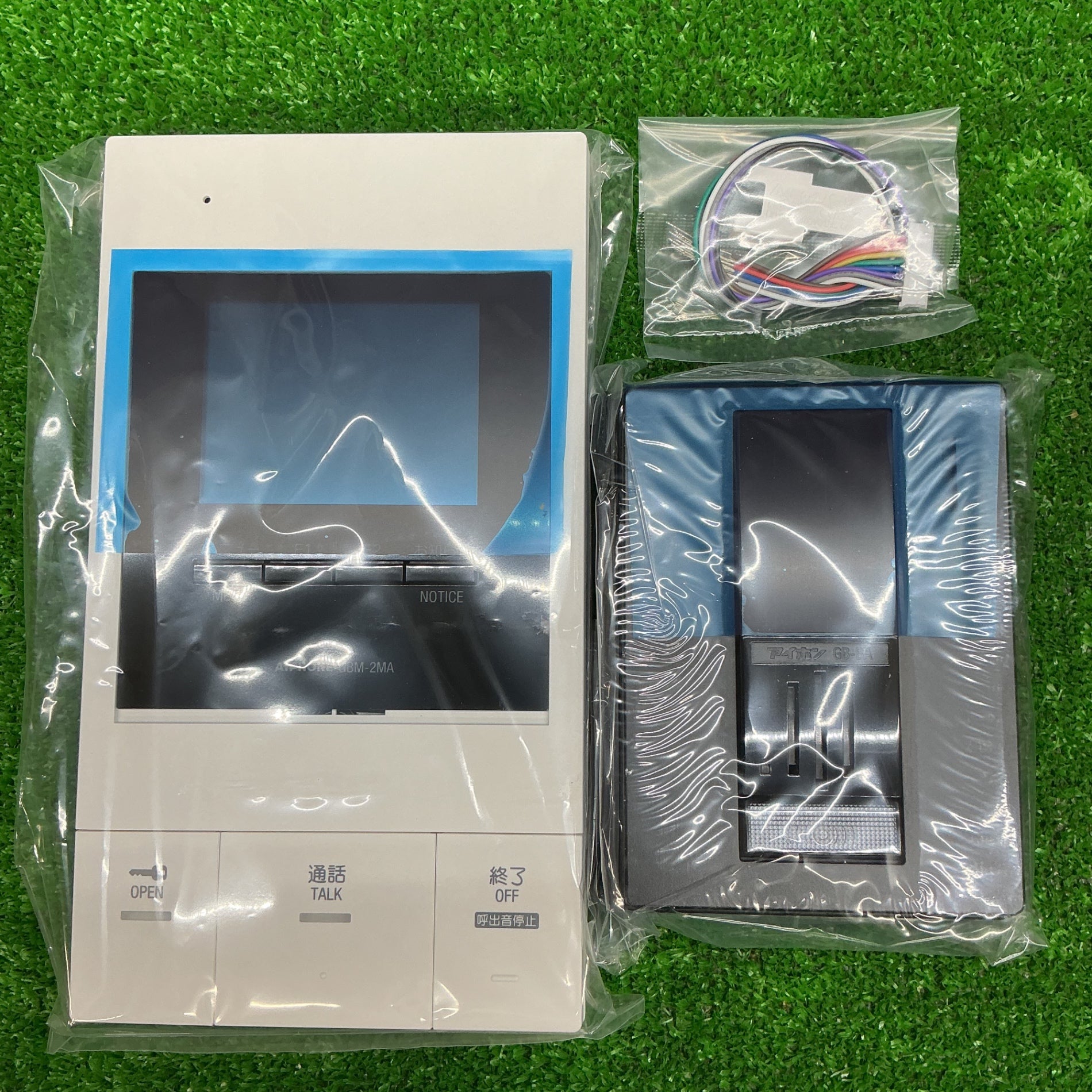【未使用】アイホン モニター付親機 GBM-2MA 玄関子機  GB-BA　2点セット【電材館越谷店】 未商品】アイホン モニター付親機 GBM-2MA 玄関子機 GB-BA 2点セット