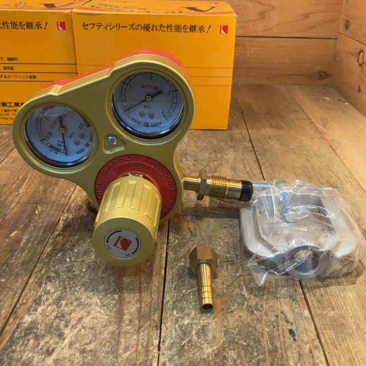 【中古美品】小池酸素 KOIKE 溶断器用圧力調整器 セーフティゴールドV 酸素 アセチレン用SGV-1 SGV-2【所沢店】