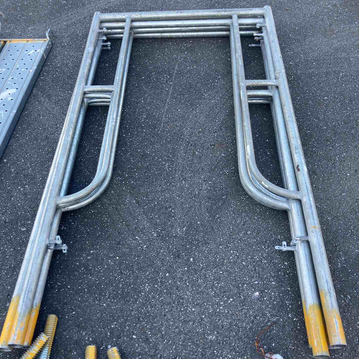 【店頭受取り限定】ビティ足場 キャスター付き 3段移動式高所作業台 枠組足場 ビテ足場【桶川店】