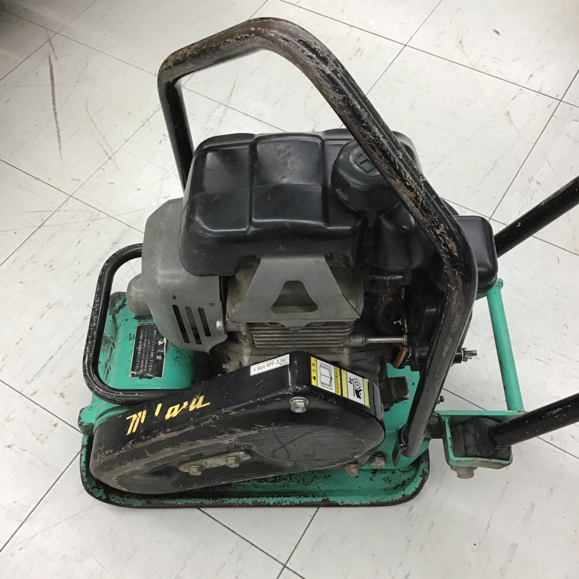 【中古】ミカサ MVC-40H エンジンプレート 本体質量 49kg ※台車は付属品ではありません。【ハンズクラフト宮崎新名爪店】 mikasa/三笠 40㎏エンジンプレート プレートコンパクター MVC-40H