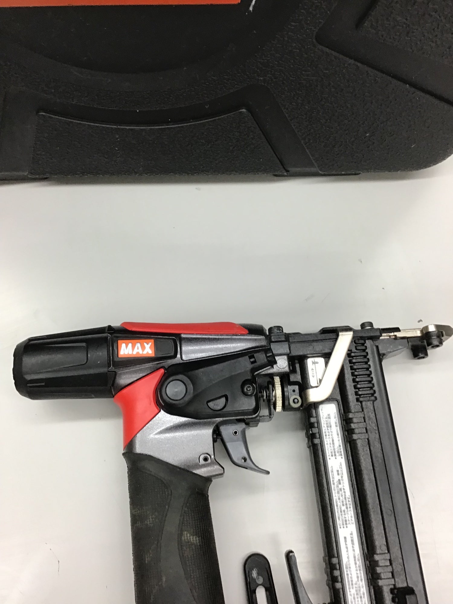 中古品】☆マックス(MAX) 高圧フロアタッカー HA-38F4(D) 【戸田店 中古品】☆マックス(MAX) 高圧フロアタッカー HA-38F4(D) 【戸田店