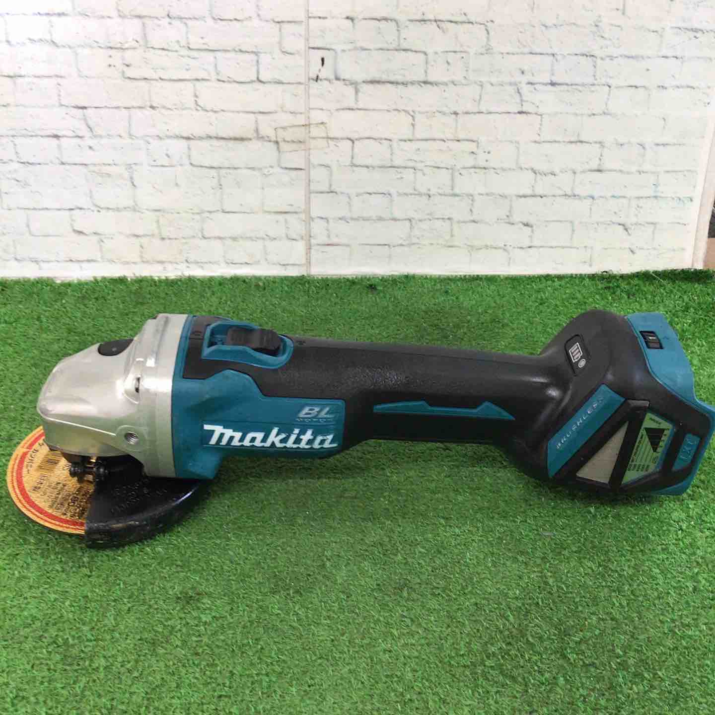 ☆マキタ(makita) 100mmコードレスディスクグラインダ GA412DZ ☆マキタ(makita) 100mmコードレスディスクグラインダ GA412DZ