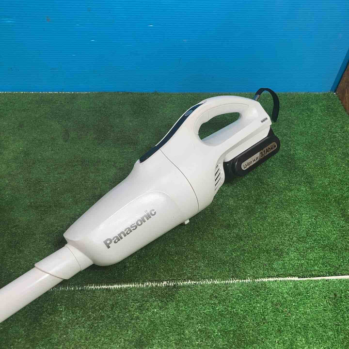 【中古品】パナソニック 充電スティッククリーナーEZ37A3デュアル(14.4V/18V対応)45W(18V使用時) EZ37A3LJ1F-W【岩槻店】