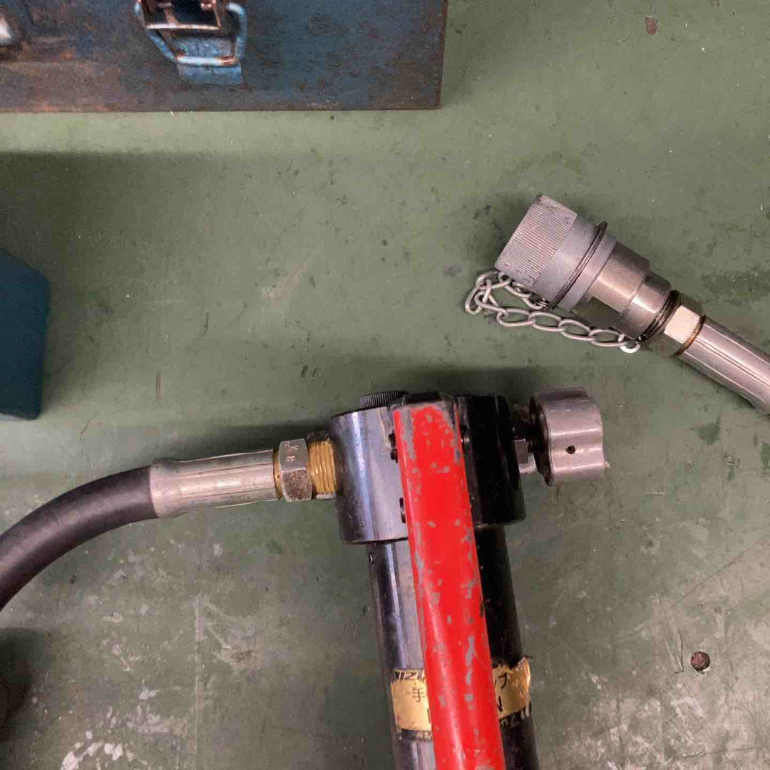 ◇泉精器(IZUMI) 分離型油圧式パンチャ SH-10-1(ポンプHP-180N付)【戸田店】