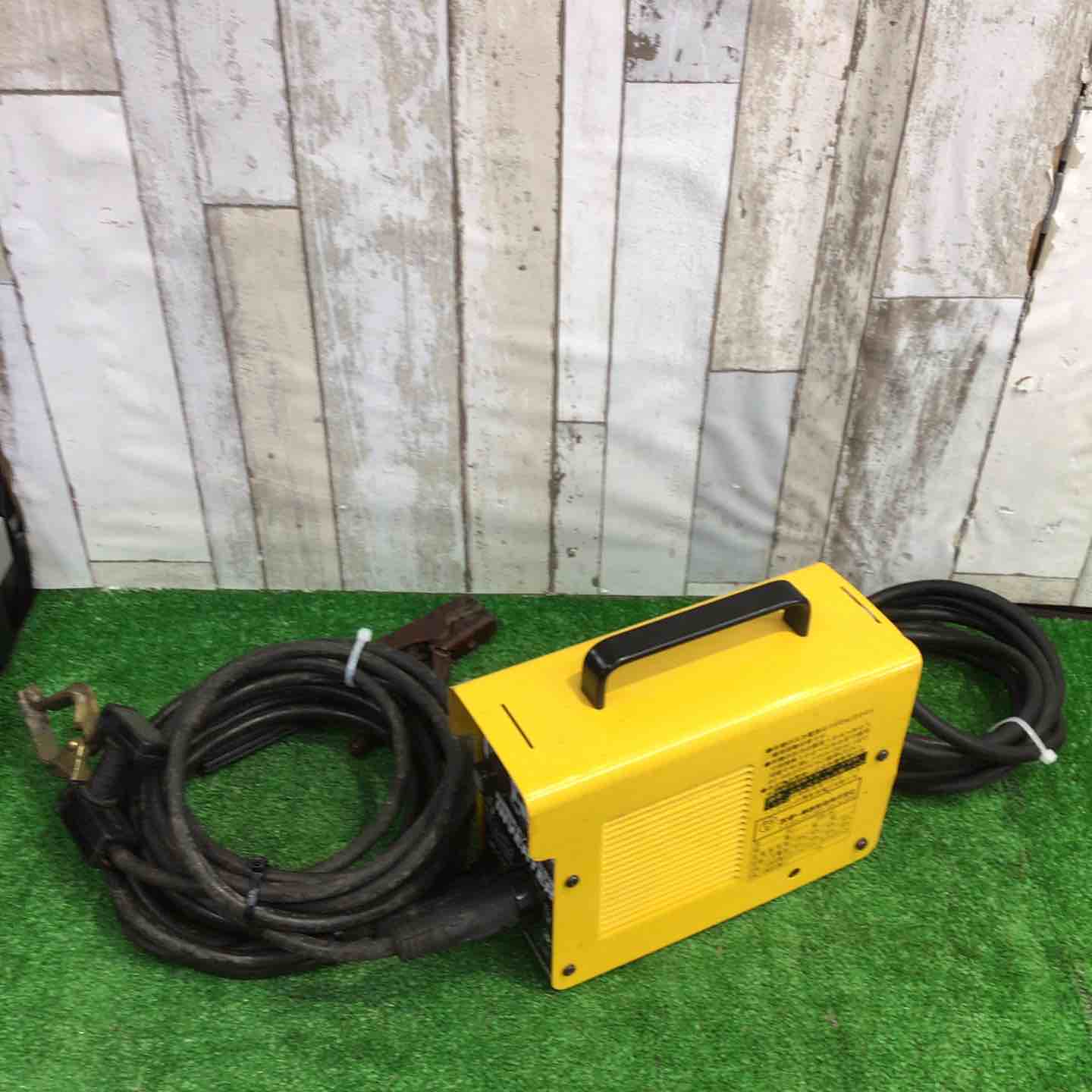 ハンドタイプ　アーク溶接機　新品未使用 Amazon | AZZUNO 半自動溶接機MIG135R 最大出力100A 1台3役 ノンガス