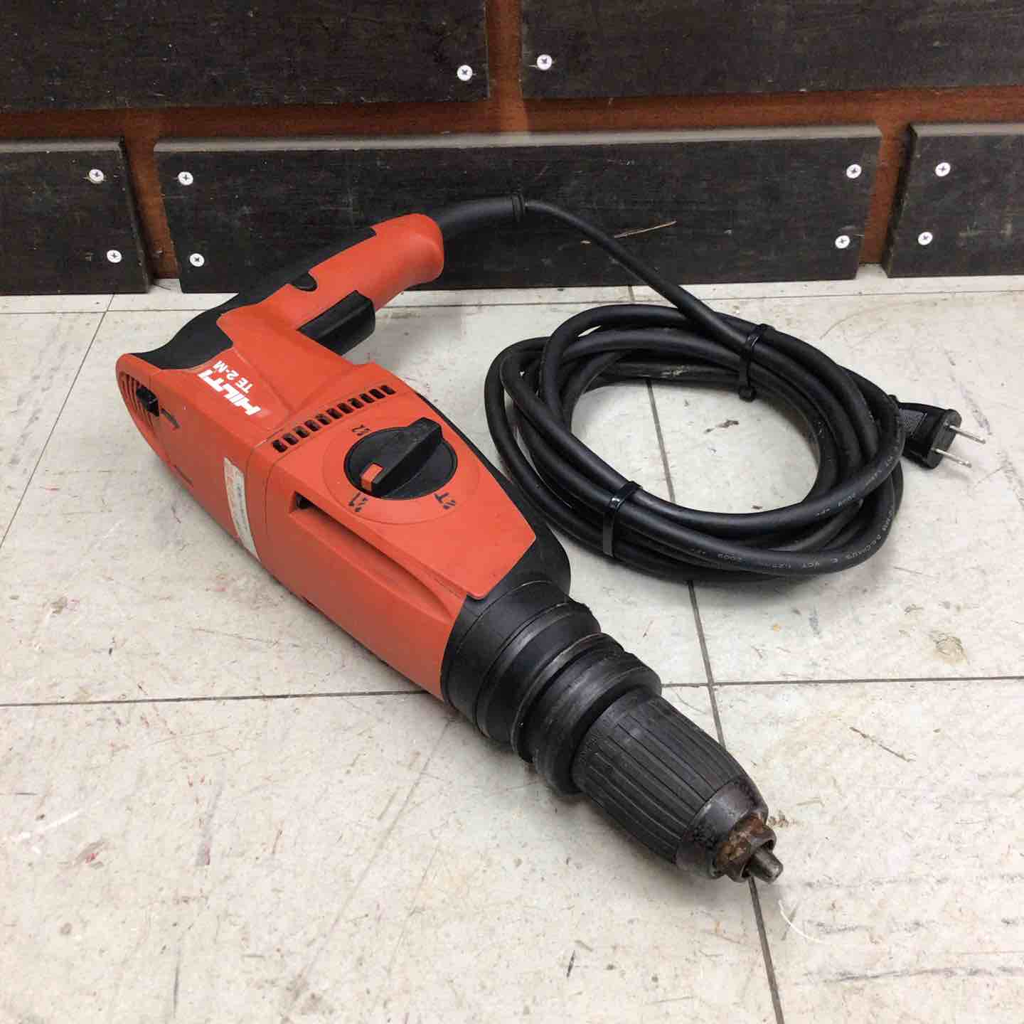 中古】ヒルティ HILTI TE2 ハンマドリル ケース付き
