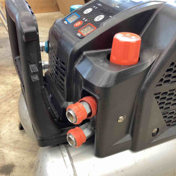 ★マキタ(makita) エアコンプレッサー AC462XGB【越谷店】