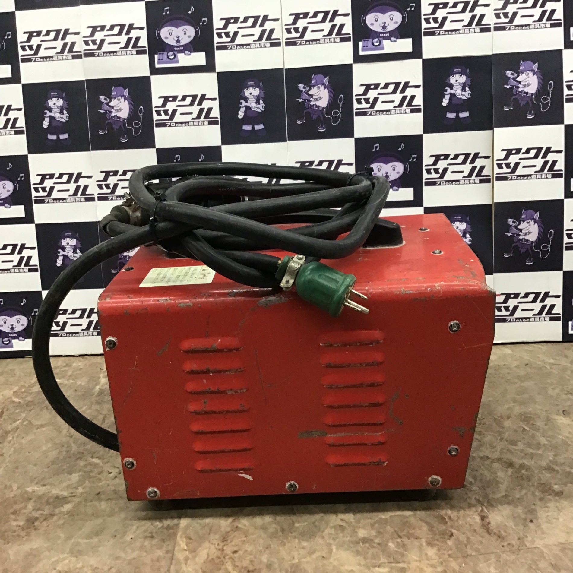 Hakken HDT-5A コンセック ハードトランス【船橋馬込店】【店頭取引限定】【中古】管理番号：ITFKZNSK3AW8 コンセック/Hakken/発研 ハードトランス 昇降両用 変圧器 HDT-5A Pro