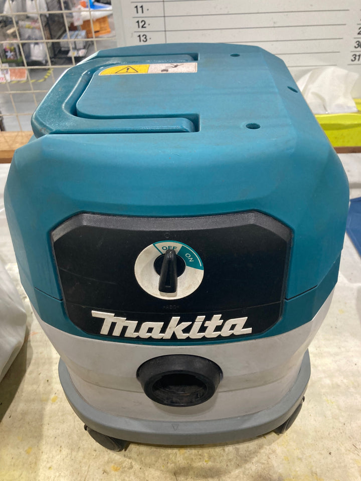 ★マキタ(makita) 集じん機 乾湿両用 VC1500　集じん量　15L　吸込仕事率　350W　【川口店】