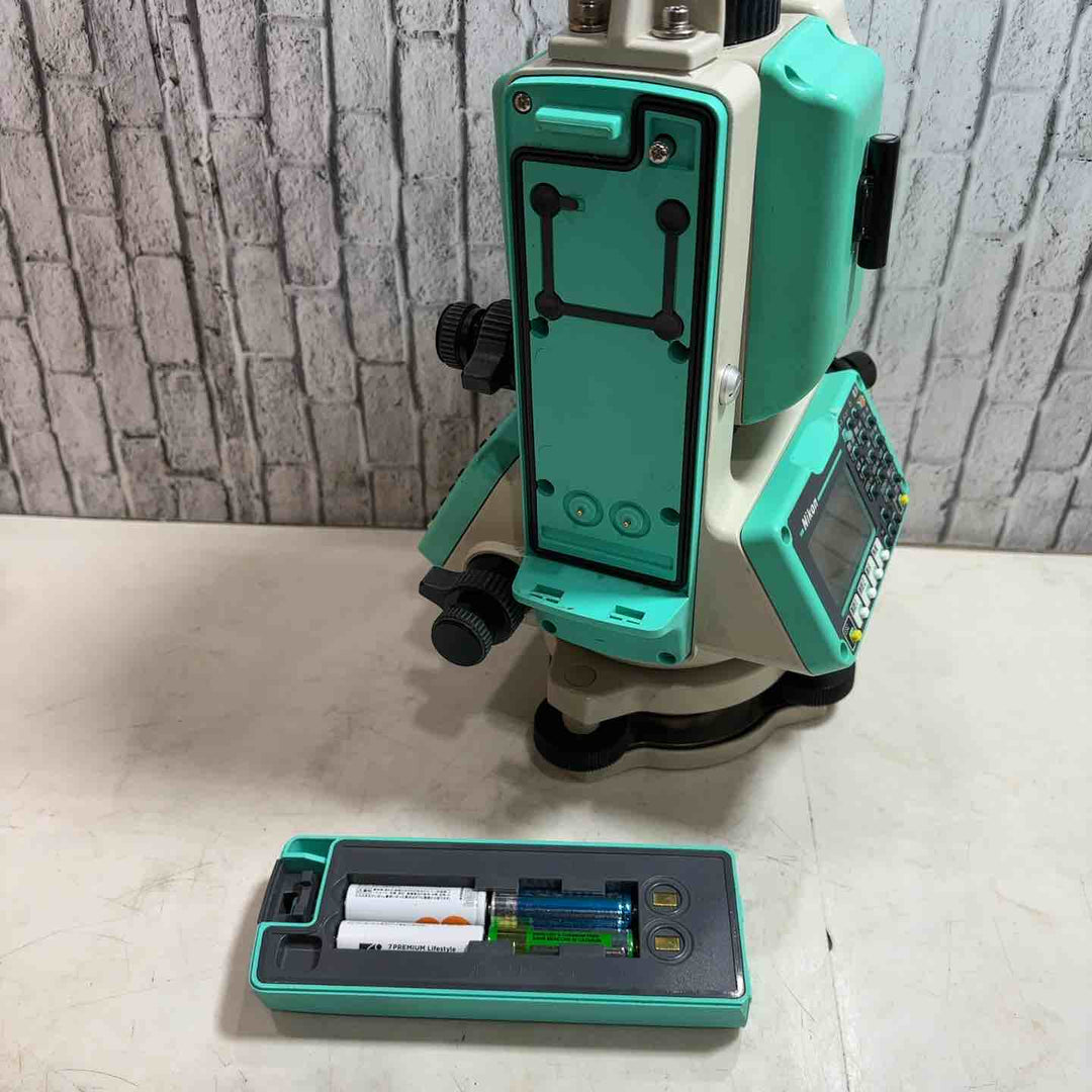 【現状品】ニコン トータルステーション NST305cr 遠くの測量にズレあり 現状品  保証なし【川口店】