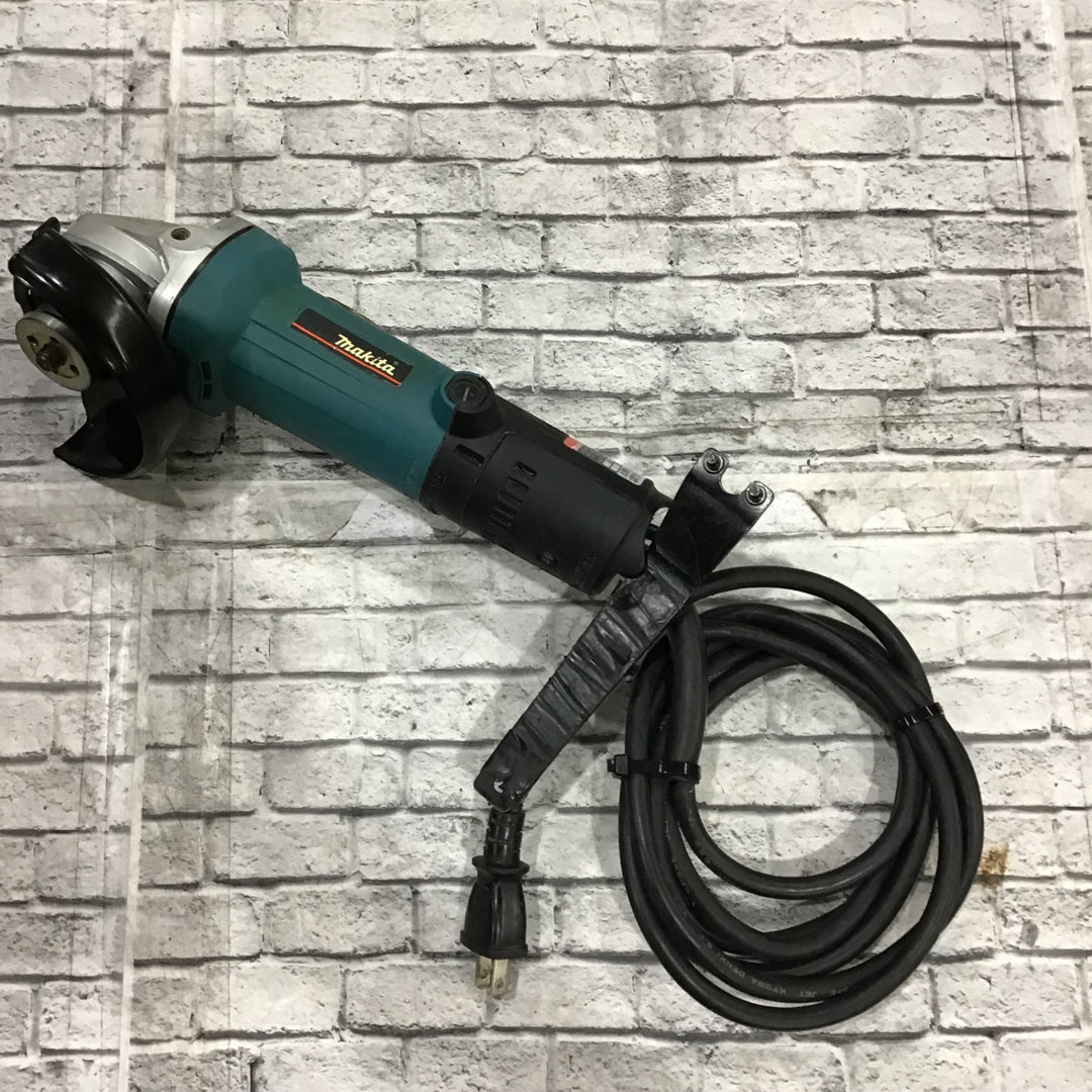 ☆マキタ(makita) 100mmディスクグラインダ 9533B【川口店】