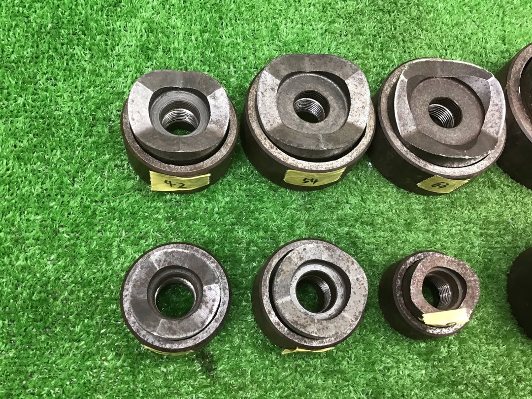 【中古品】油圧パンチダイスセット　角・丸パンチセット　10個　角2個(35～45mm)　丸8個(28～92mm)【富山店】◇N