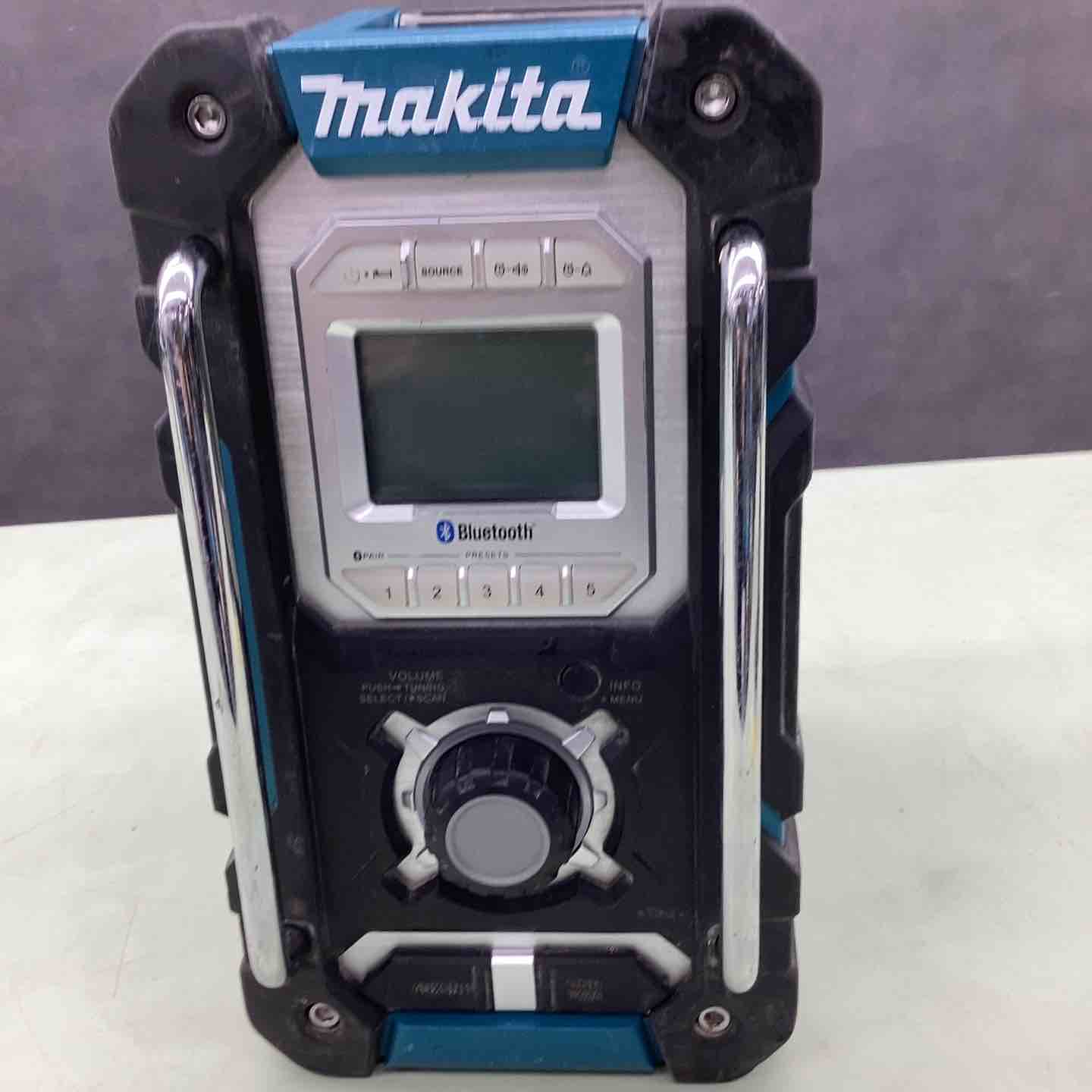 ☆マキタ(makita) コードレスラジオ MR106【越谷店】 – アクトツール