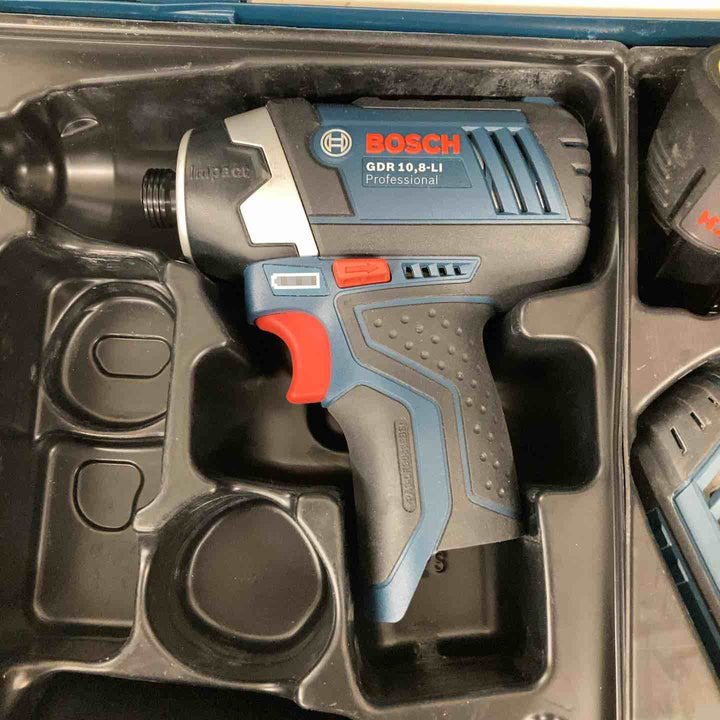 【039】【102】ボッシュ(BOSCH) コードレスセーバーソー GSA10.8V-LI + インパクトドライバー GDR10.8-LI + バッテリー4個 + 充電器セット【戸田店】