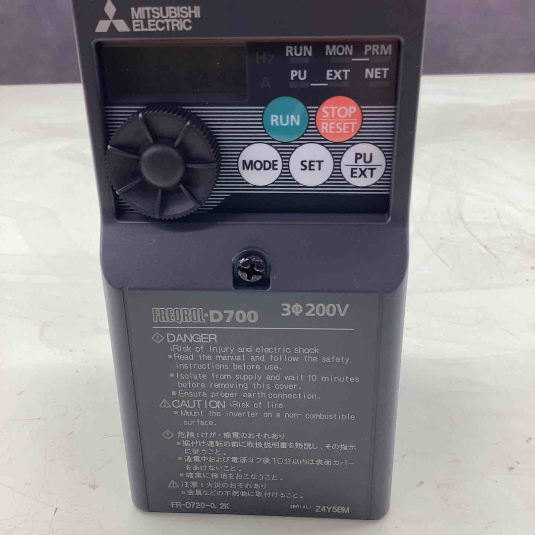 三菱電機 汎用インバータ FREQROL-D700 FR-D720-0.2K【越谷店】