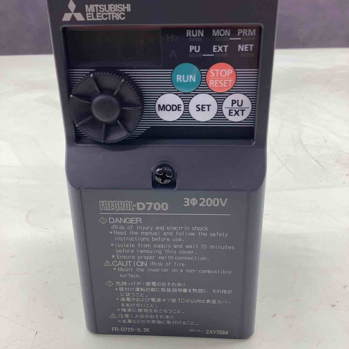 三菱電機 汎用インバータ FREQROL-D700 FR-D720-0.2K【越谷店】