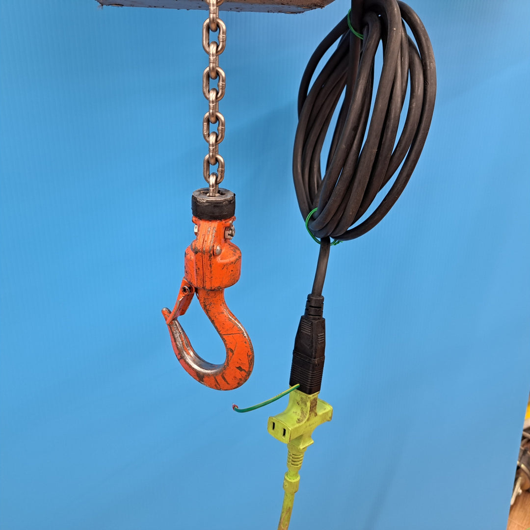 ★KITO(キトー) 電動チェーンブロック ED24ST 2速形 240kg チェーン約20m リモコンコード約17m【岩槻店】