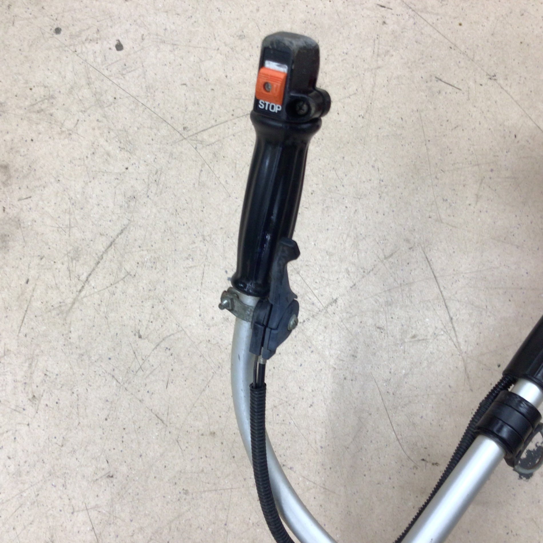 店頭受取り限定】共立 エンジン刈払機 SRE26G【東大和店】 – アクト