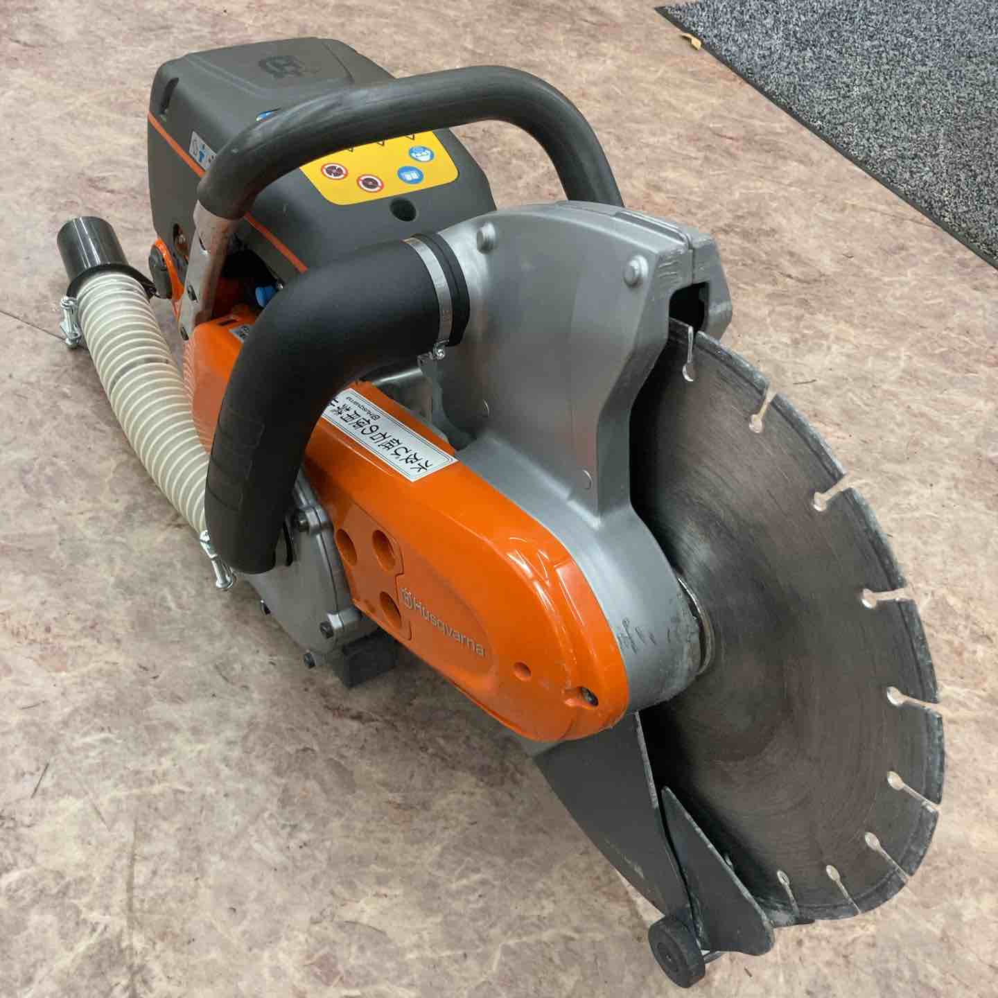動作良好/美品】◇ハスクバーナ(Husqvarna) エンジンカッター K770