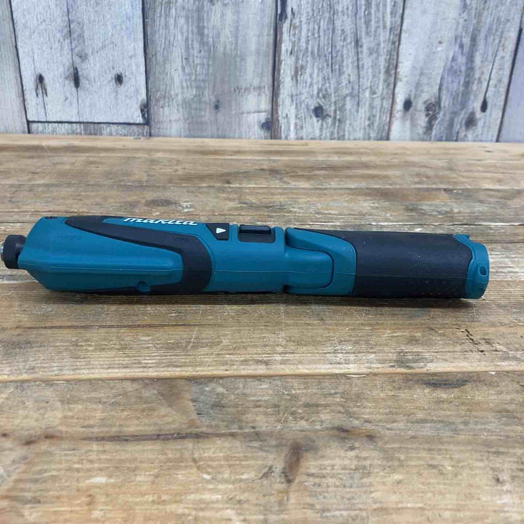 マキタ(makita) 充電式ペンインパクトドライバ TD021DS 【東大和店】