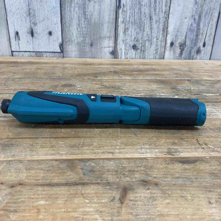 マキタ(makita) 充電式ペンインパクトドライバ TD021DS 【東大和店】