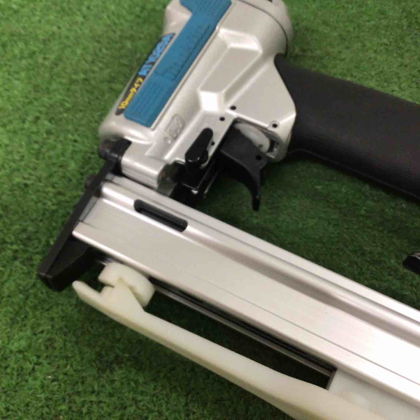 ◇マキタ(makita) 常圧エアタッカ 10mm AT1025AK【町田店】 – アクト
