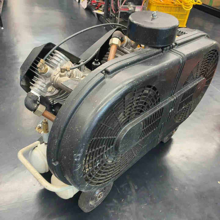 【店頭受取り限定】◇アネスト岩田(IWATA) エンジンコンプレッサー PLUE22B-10【藤沢店】