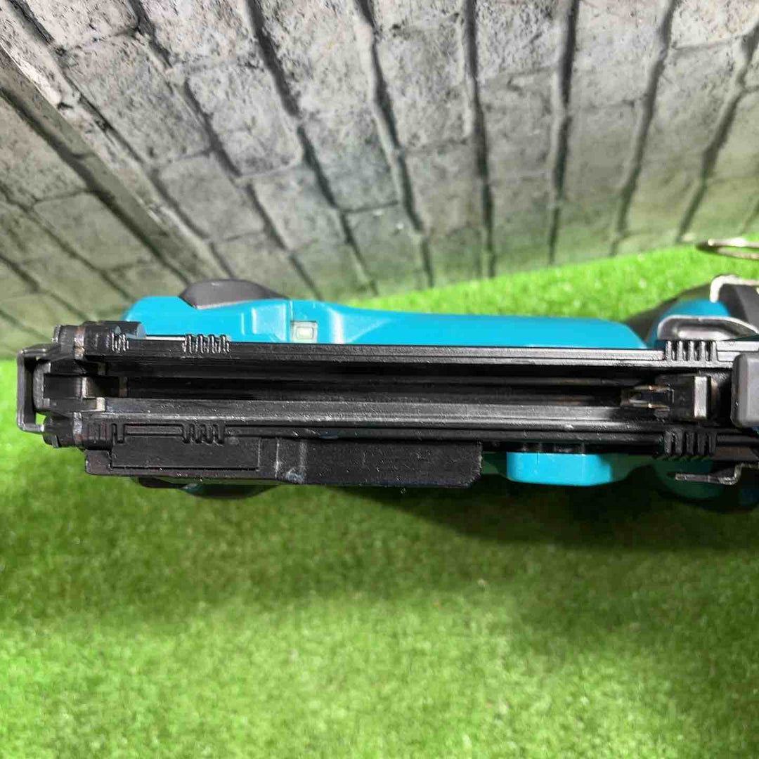 ★マキタ(makita) メーカー修理済み コードレスタッカ ST421DRG 動作確認済み【川口店】