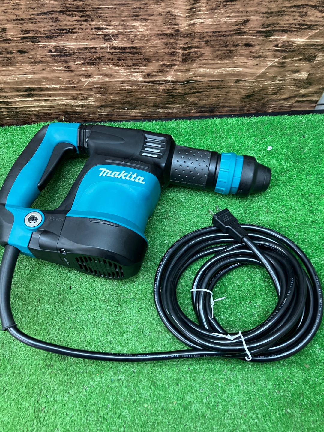 ★マキタ(makita) 電動ケレン スタンダードタイプ HK1820 SDSプラス【川越店】