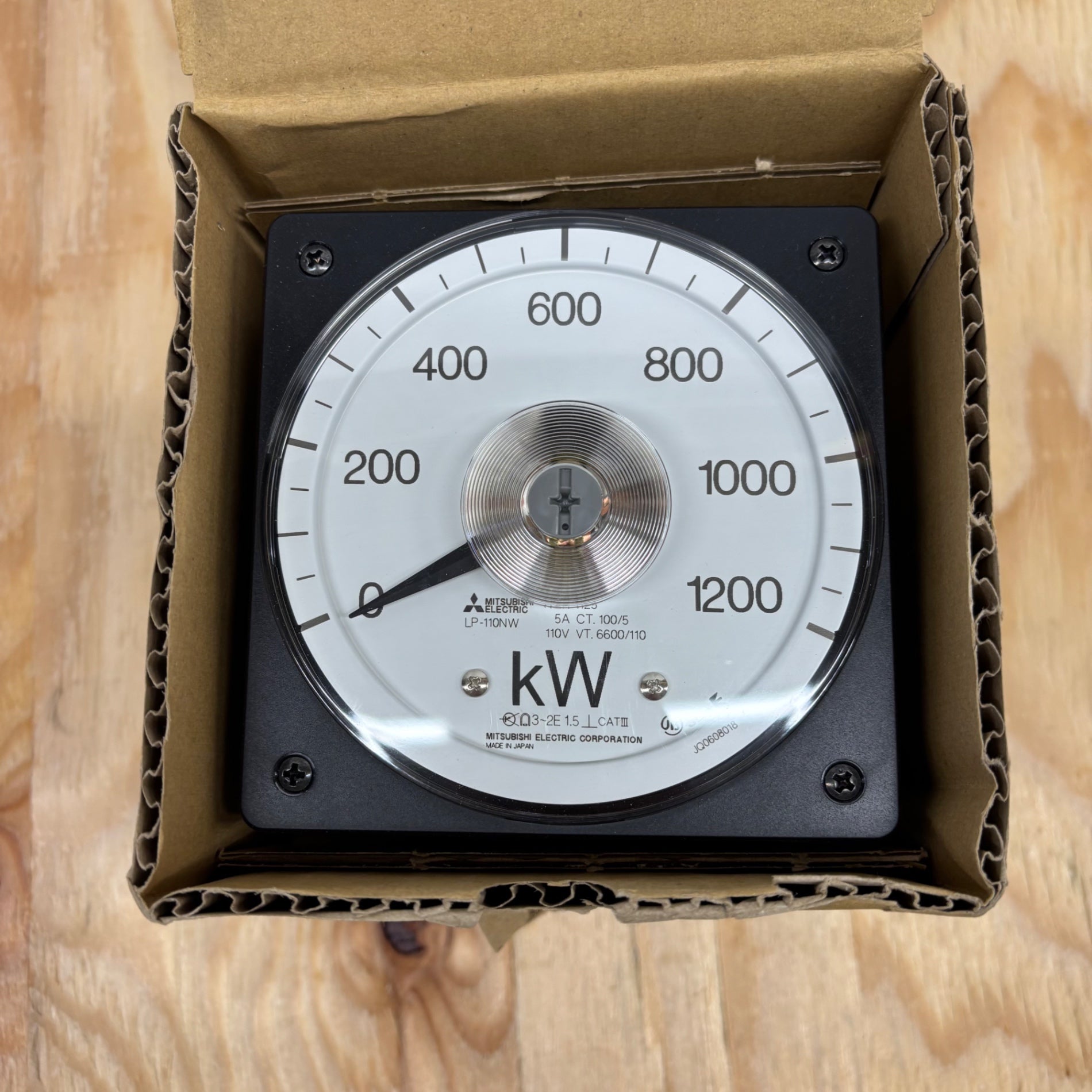 未使用品】三菱電機 不平衡負荷用 広角度計器 LP-110NPFU【電材館越谷