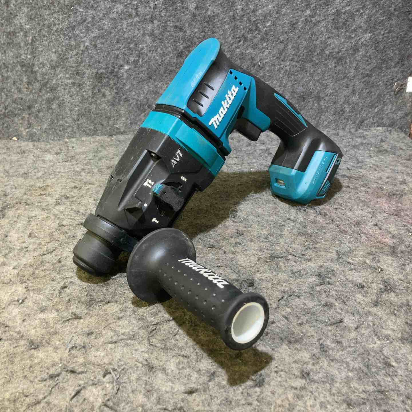 未使用品 Makita マキタ 26mm 充電式 ハンマドリル HR263DPG2 36V 18V 6.0Ah [バッテリー×2・充電器・ケース・説明書付] | マキタ(Makita) ハンマドリル 3モード 26mm HR2611F