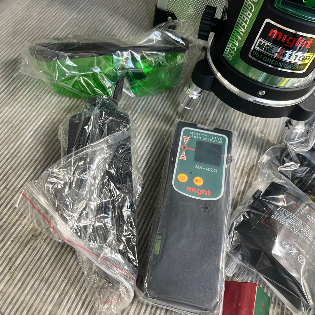 〇マイト工業(might) グリーンレーザー墨出し器 MGL-411GP 矩十字・横【草加店】