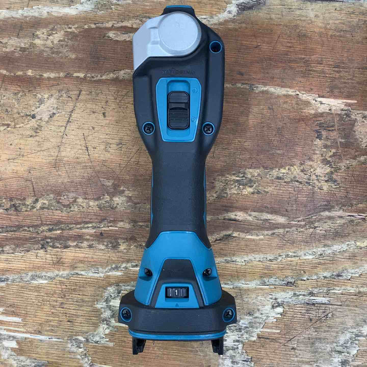 送料無料【中古品】マキタ(makita) コードレスマルチツール TM52DRG 18V フルセット バッテリー、充電器付き スターロックマックス【柏店】