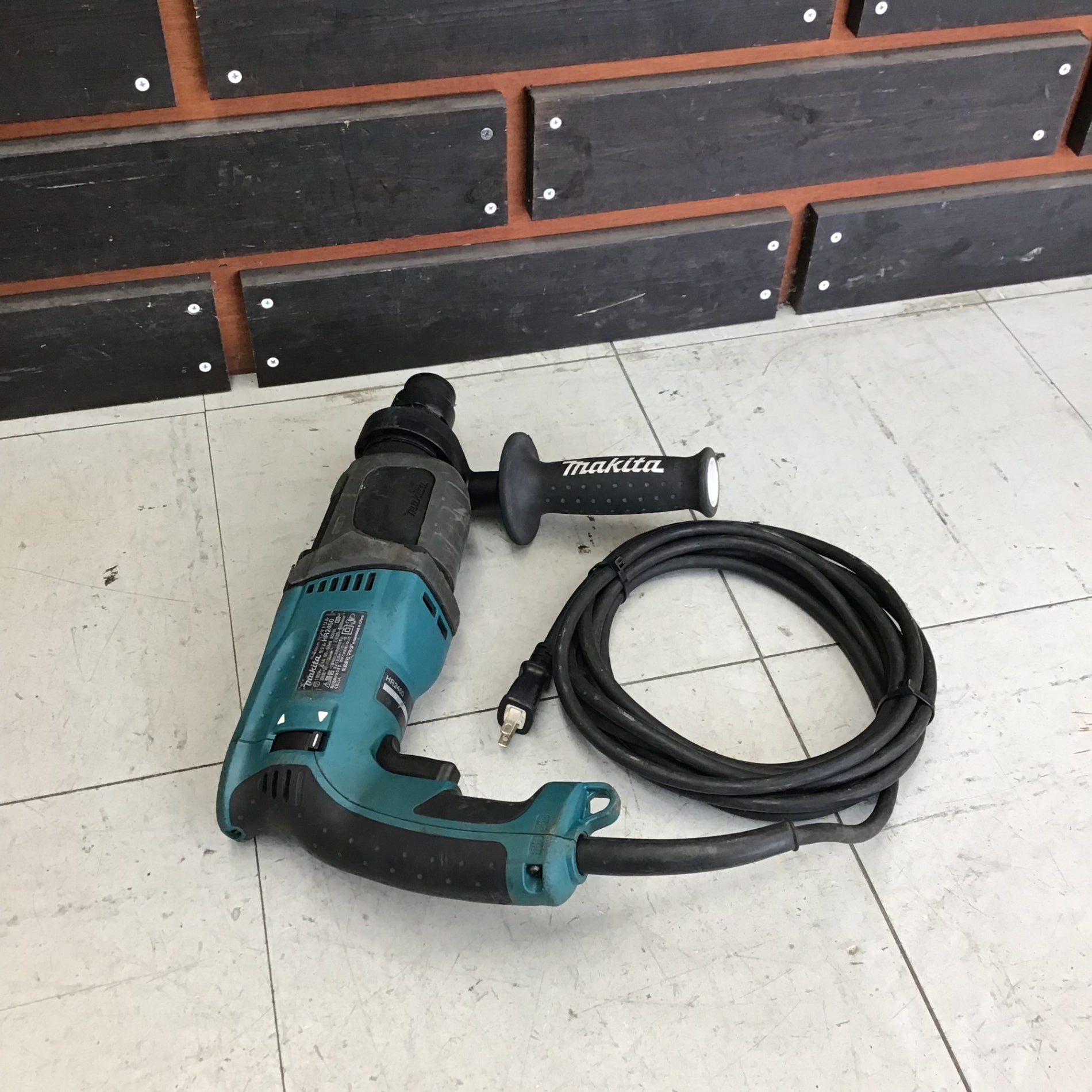 中古品】マキタ/makita ハンマドリル HR2460 【鴻巣店】 – アクトツールオンラインショップ