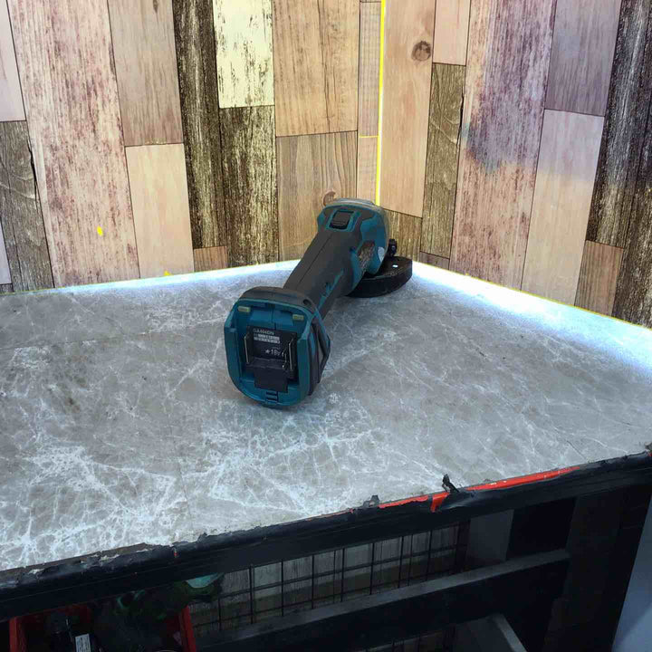 ☆マキタ(makita) 100mmコードレスディスクグラインダ GA404DZN (GA404DN)【八潮店】