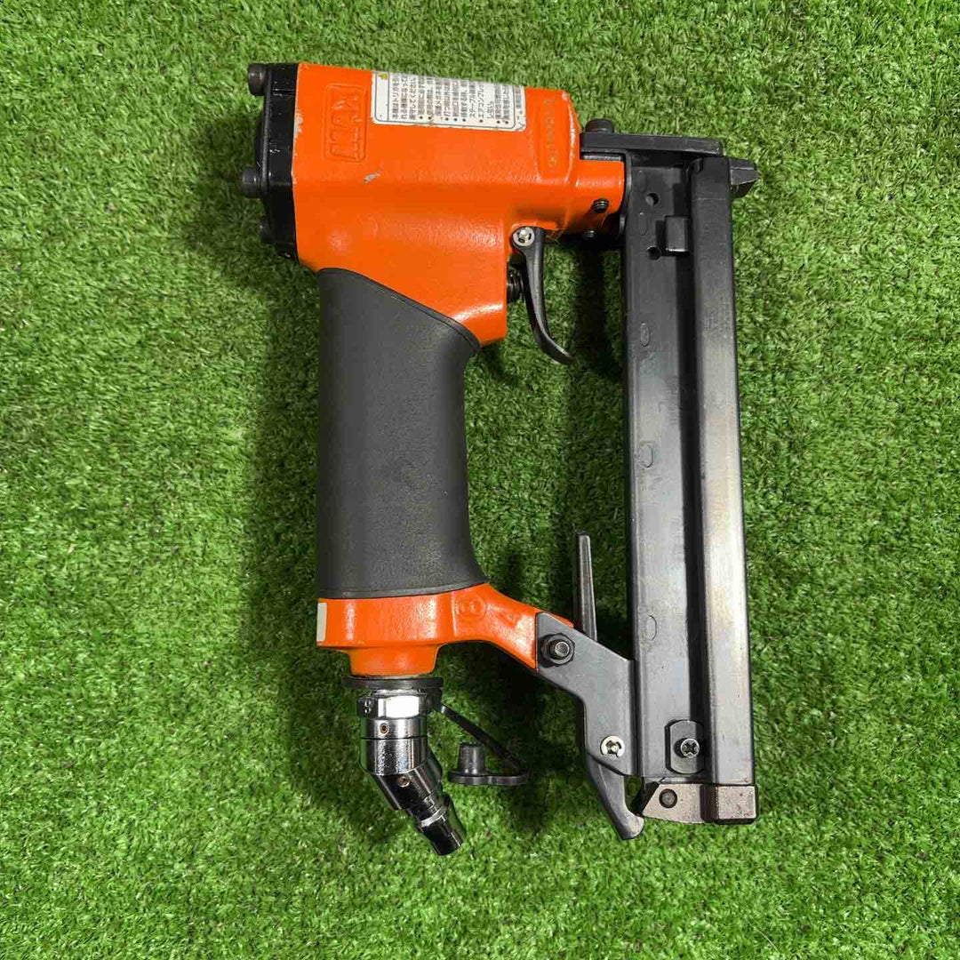 ◇マックス(MAX) 常圧エアタッカ F線ステープル用 (TA-20FP/222Fキュウオン) 本体のみ【川口店】