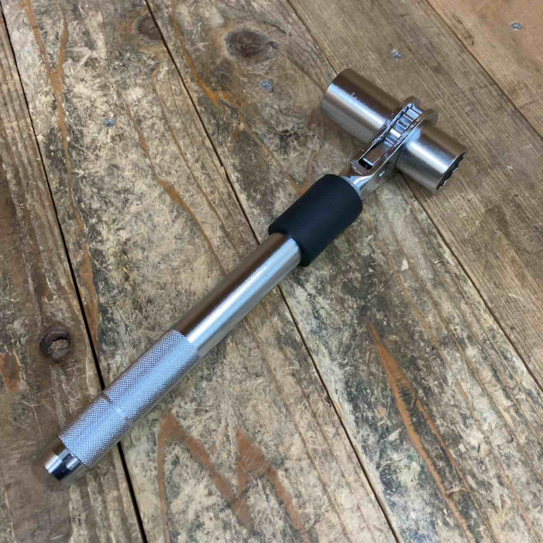 ◇永木精機(NAGAKI) トルクレンチ (管水用) N.G.K.GM-24【所沢店】