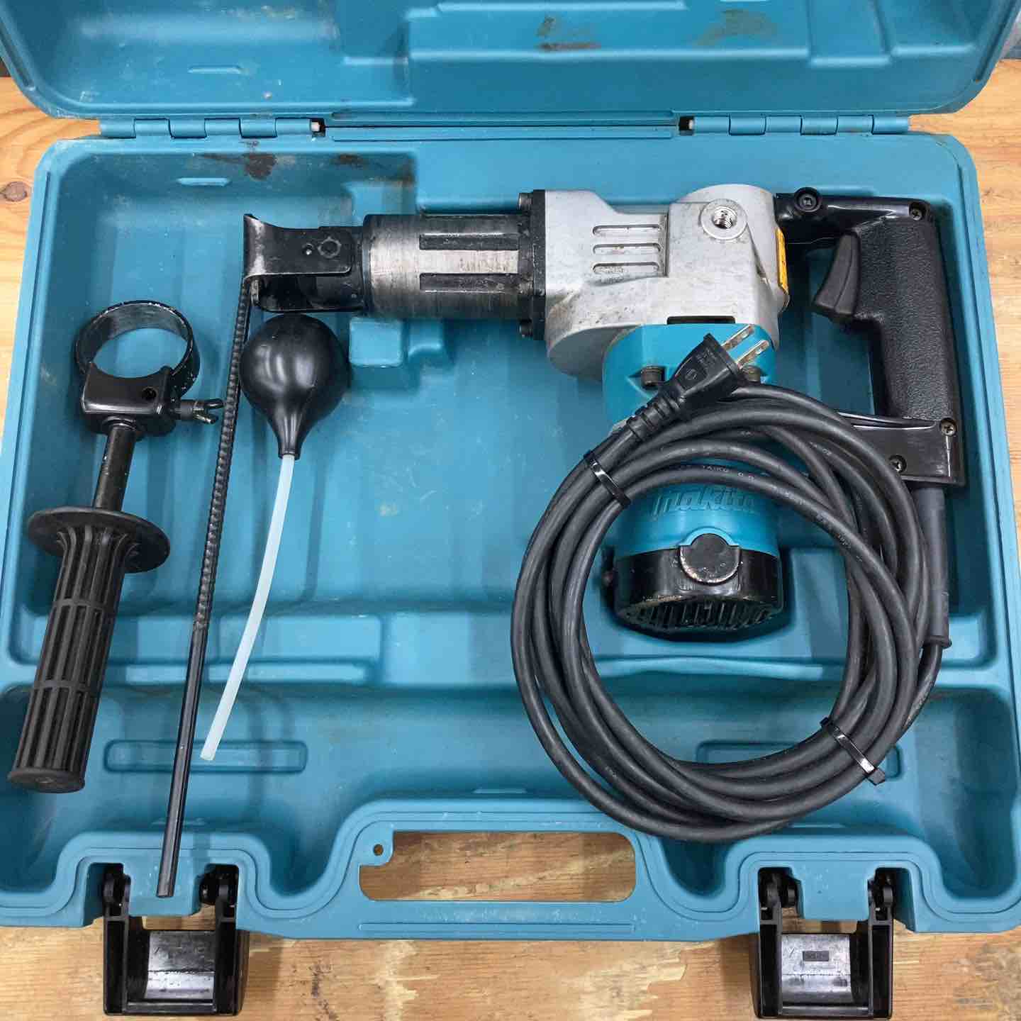中古品】☆マキタ(makita) 35mmハンマドリル HR3520 六角 中古品】☆マキタ(makita) 35mmハンマドリル HR3520 六角
