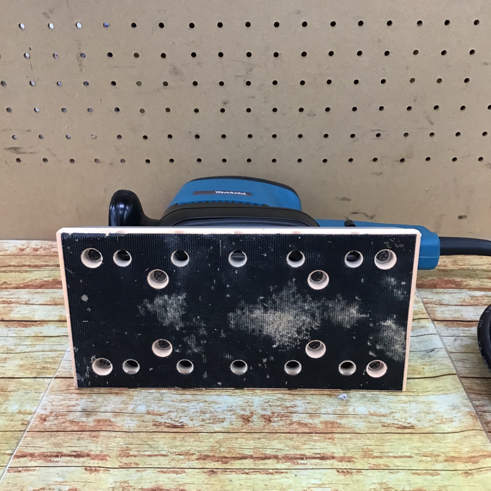 Amazon | マキタ(Makita) 9046 オービタルサンダ | サンダー