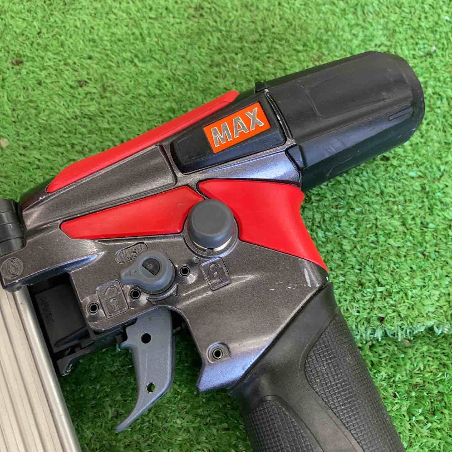 中古美品】 マックス/MAX 高圧フィニッシュネイラ・HA-55SF2(D) 【桶川