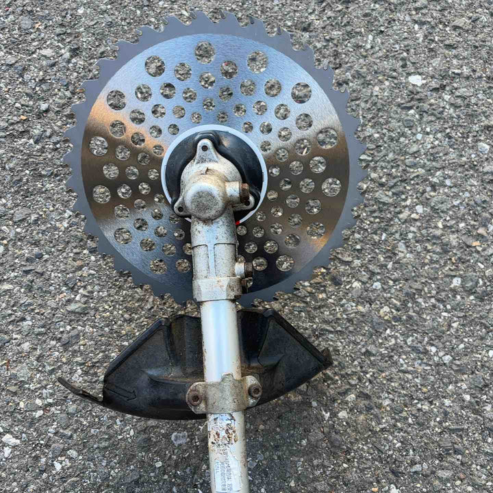 【店頭受取り限定】◇マキタ(makita) 2ストエンジン刈払機 MEM302T【所沢店】