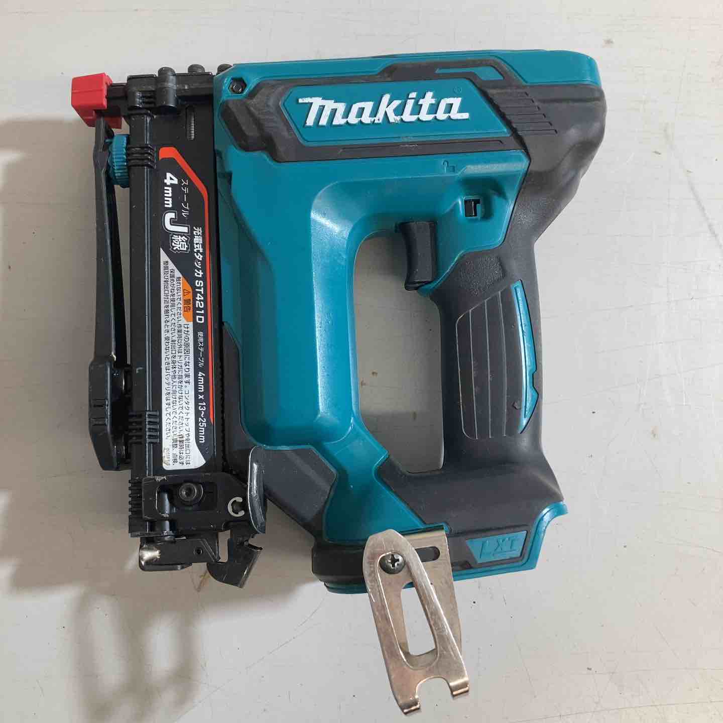 ☆マキタ(makita) 18V コードレスタッカー ST421DZK 本体のみ ☆マキタ(makita) 18V コードレスタッカー ST421DZK 本体のみ