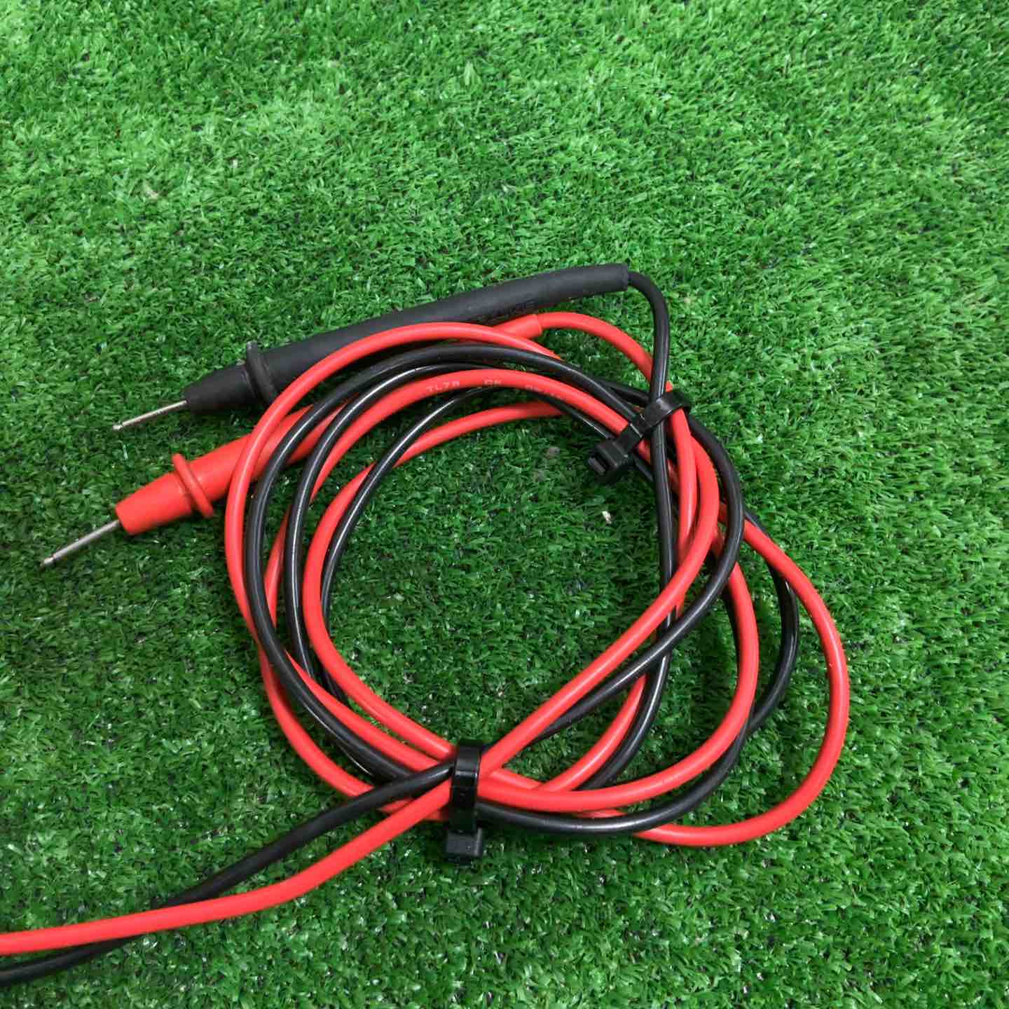FLUKE デジタルマルチメーター 77 Ⅳ　欠け有り・落ちない汚れあり【草加店】 FLUKE デジタルマルチメーター 77 Ⅳ 欠け有り・落ちない汚れあり