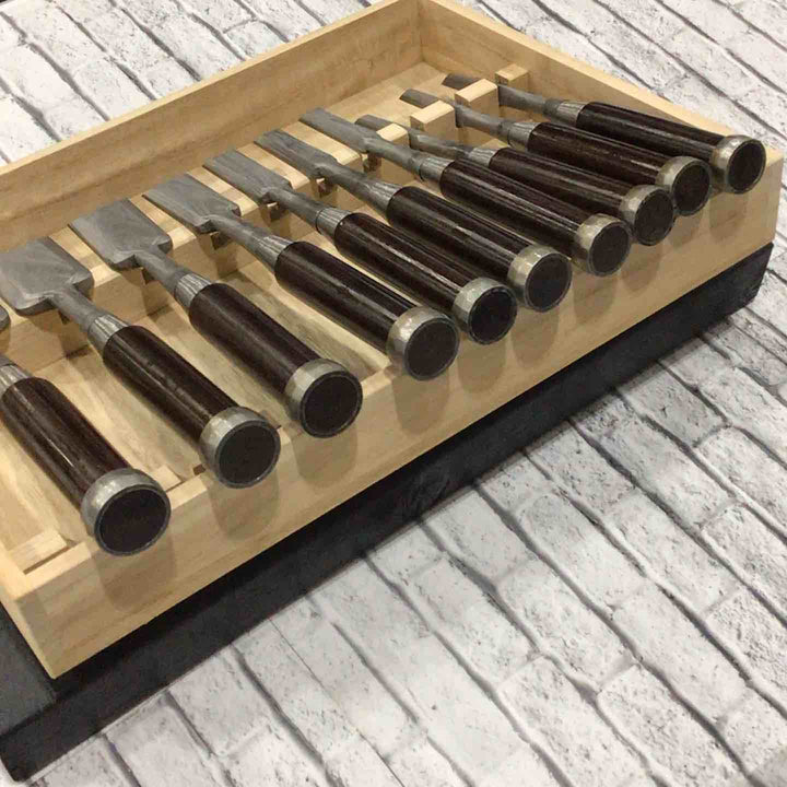 山弘作 奴鑿 10本組 木目仕上げ 朱丹柄 桐箱付属 【川口店】