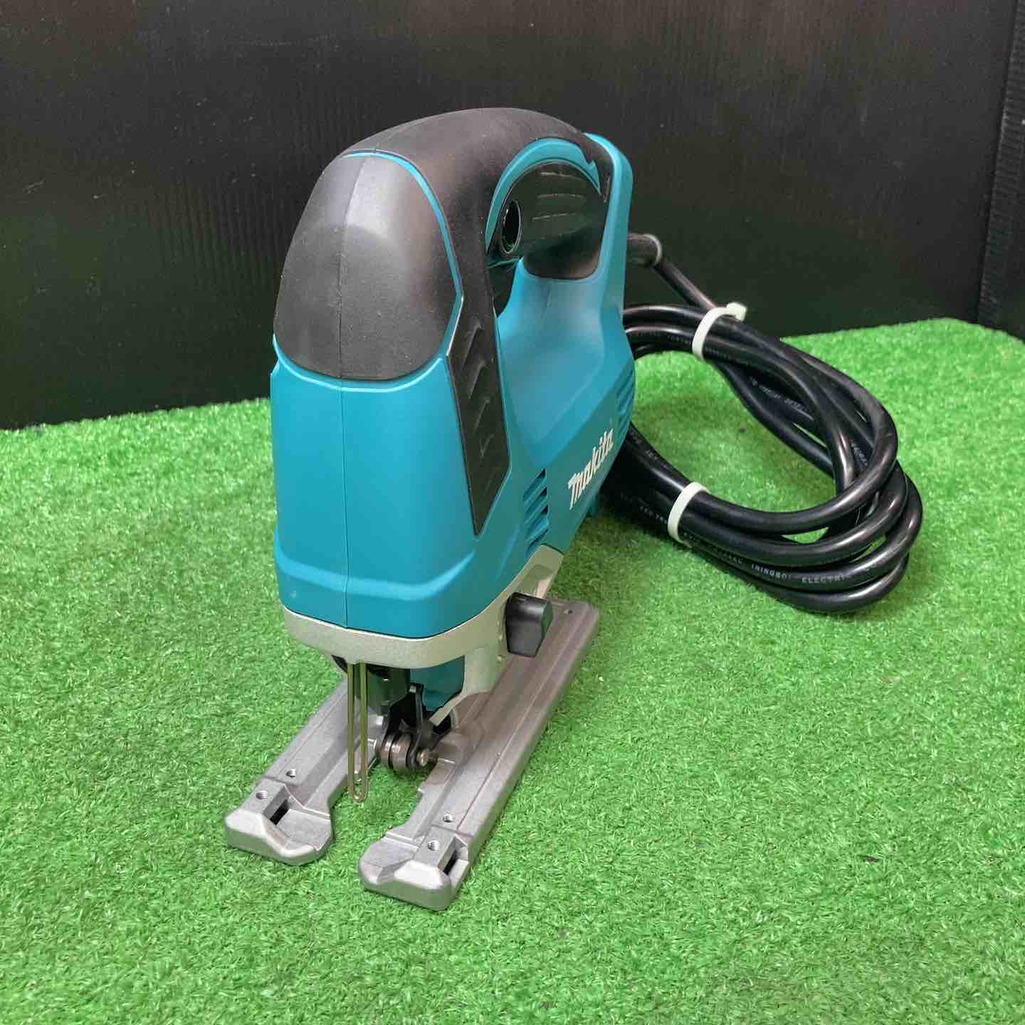 makita マキタ JV0600 ジグソー 中古品 【ハンズクラフト宜野湾店】 MAKITA マキタ 工具 電動工具 ジグソー JV0600 ブルー ケース付 コード