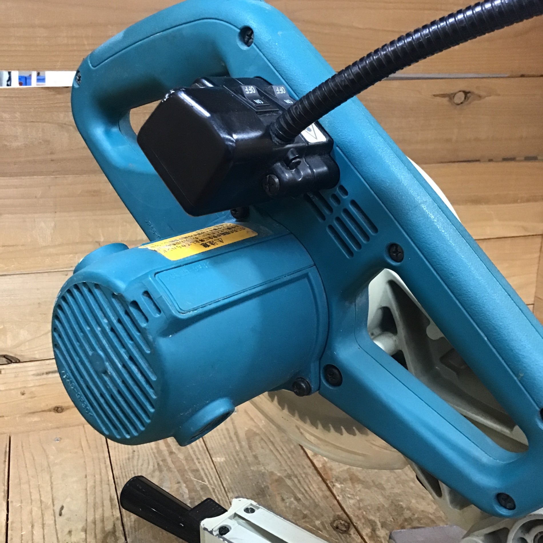 店頭受取り限定】〇マキタ(makita) スライドマルノコ LS0713FL