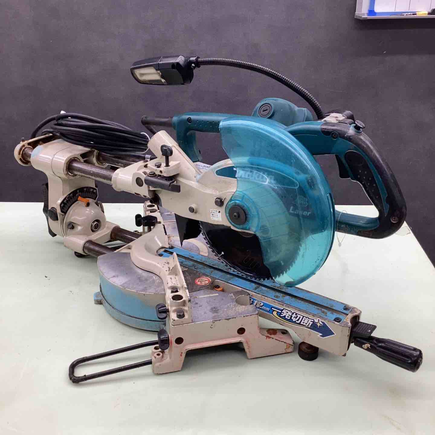 ✨マキタ　中古　LS0716F　スライドマルノコ　190ｍｍ✨うるま市田場✨ マキタ(makita) スライドマルノコ LS0716FL レーザー☓ コンパクト