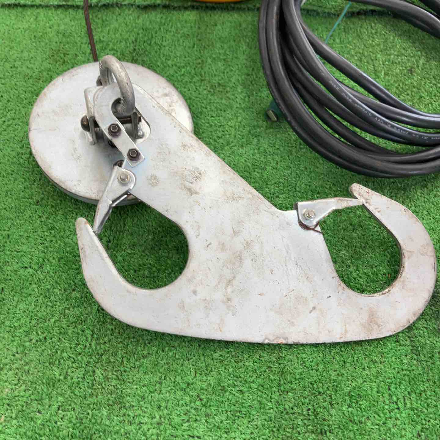 中古品/状態良好】RYOBI リョービ ワイヤレスリモコン付ウインチ 中古品/状態良好】RYOBI リョービ ワイヤレスリモコン付ウインチ