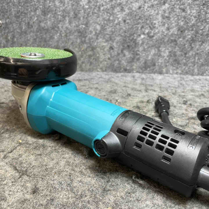 マキタ(makita) ブレーキ付ディスクグラインダ 9533BLA【桶川店】
