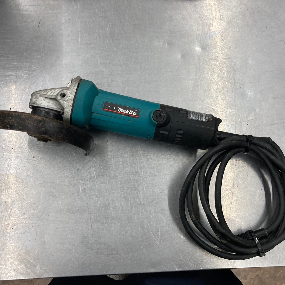 ☆マキタ(makita) 125mm ディスクグラインダ 9535B【所沢店】